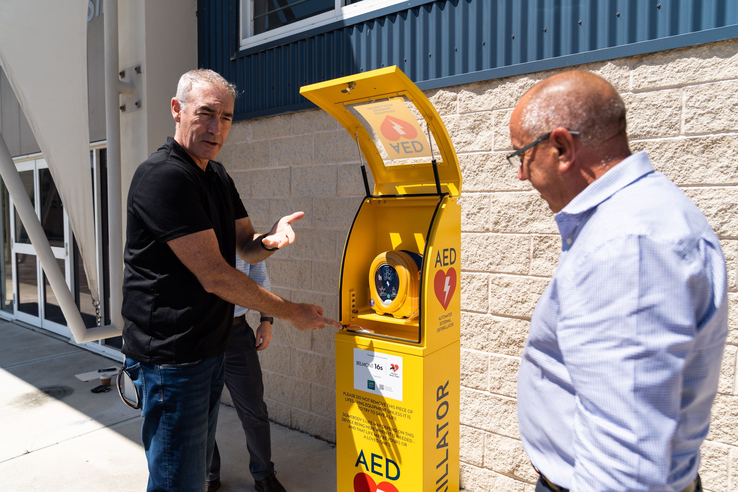 Belmont 16s donates heartfelt gift to the local Lake Macquarie