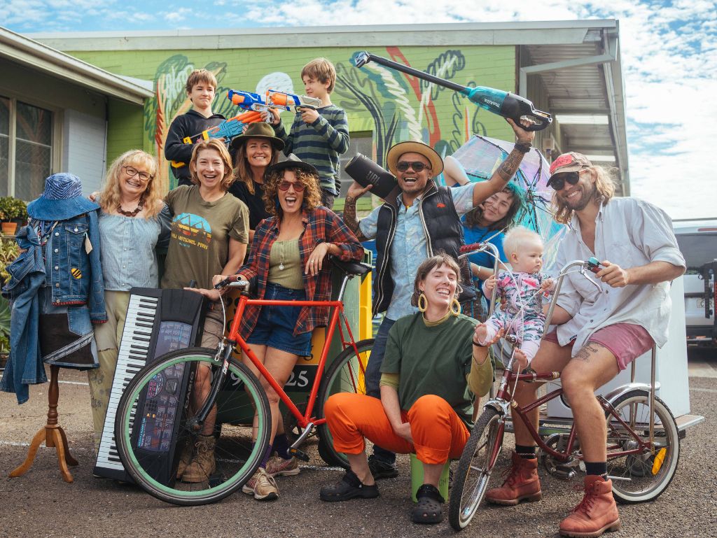 Hunter Headline, Home, Hunter Headline