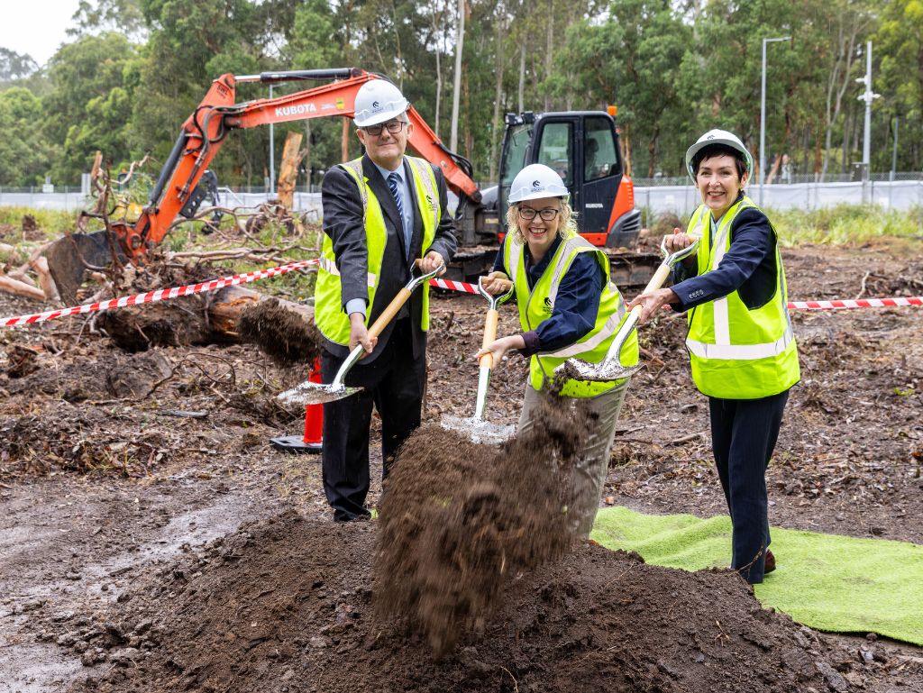 Hunter Headline, Home, Hunter Headline